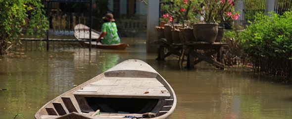 Returning to Flooded Ayutthaya Returning to Flooded Ayutthaya