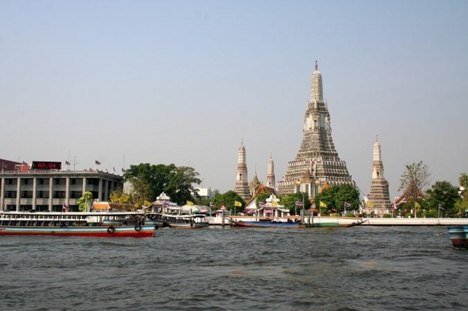 Wat arun temple 