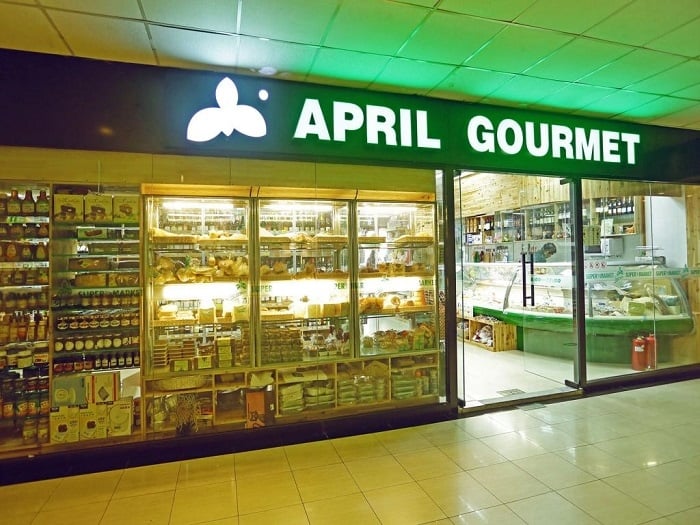 Évitez trop de visites dans les supermarchés internationaux comme April Gourmet si vous avez un budget à respecter