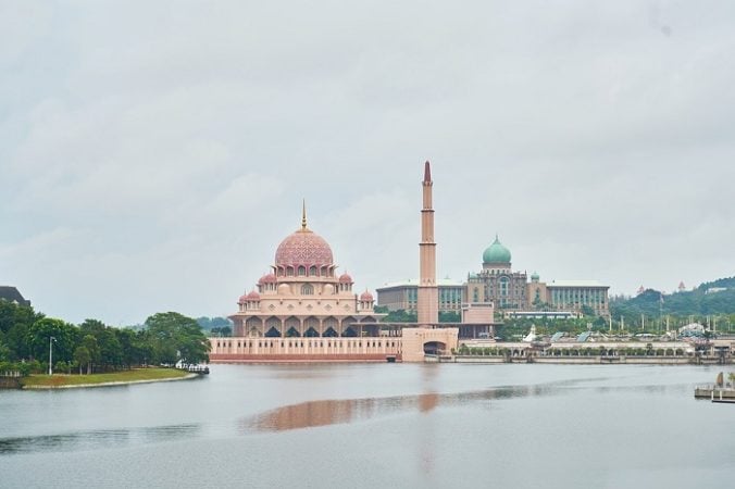 pink mosque Malaysia.