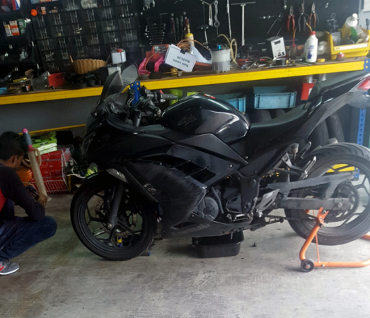 Motorcycle tow services will take your bike to a workshop