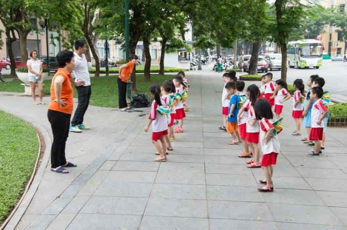 kid exercise in Hanoi.