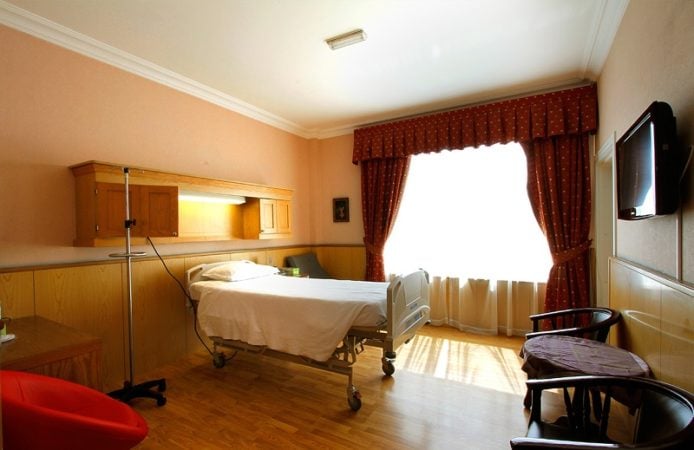 international modern hospital private room