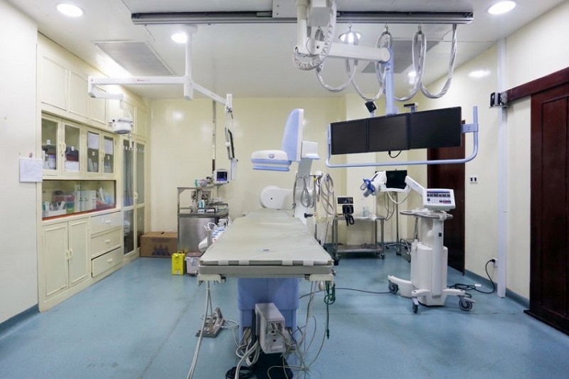Central Hospital Cambodia, photo of the inside of an operating room.