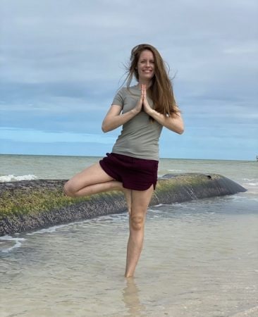 yoga post.