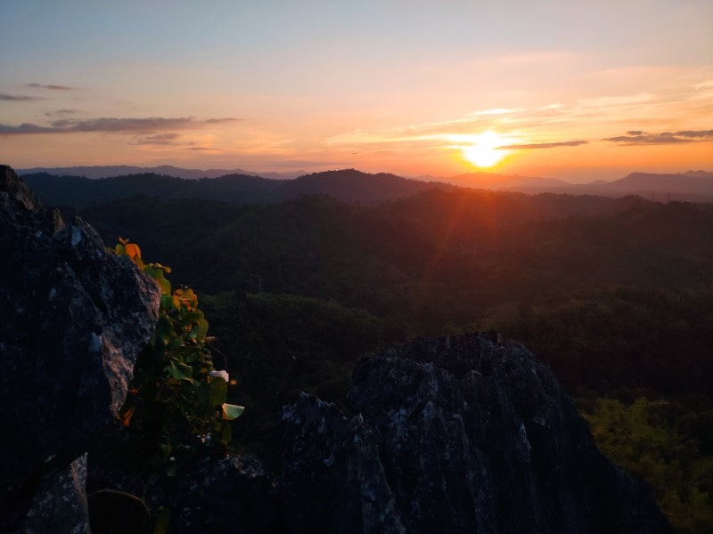 enjoy first sunrise in Thailand