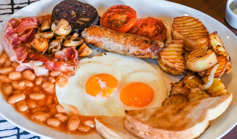 The best fry-up English Breakfast in Bangkok is at The Londoner! 