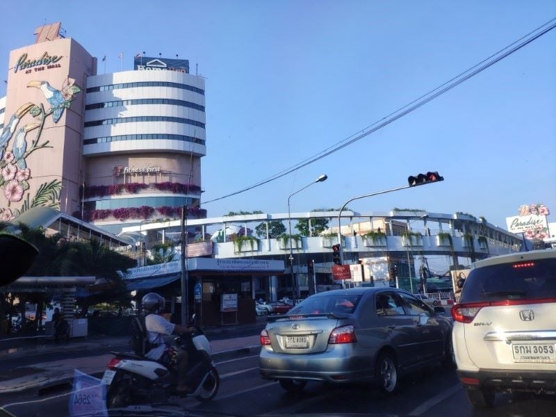 intersection in Bangkok, Bang Khae