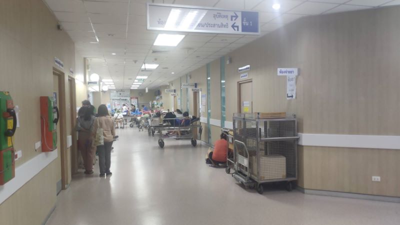 government hospitals Thailand being busy at night 
