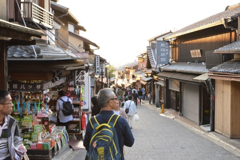 walking street in Kiyomizu