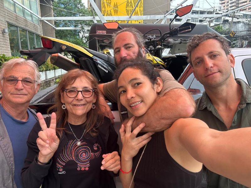 Jonathan und seine Eltern in Bangkok