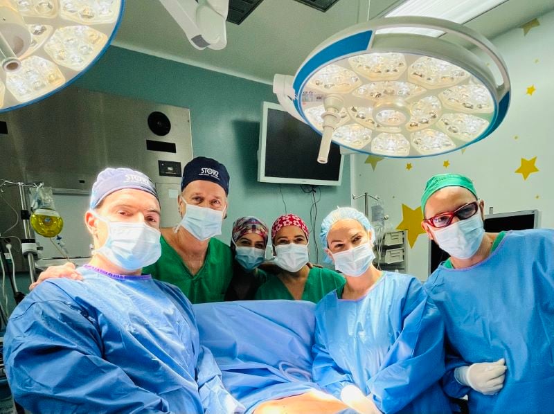 Operationsteam des Hospital Nacional de Niños