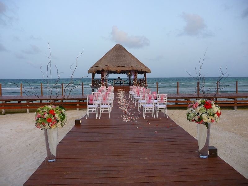 beach wedding in Mexico.