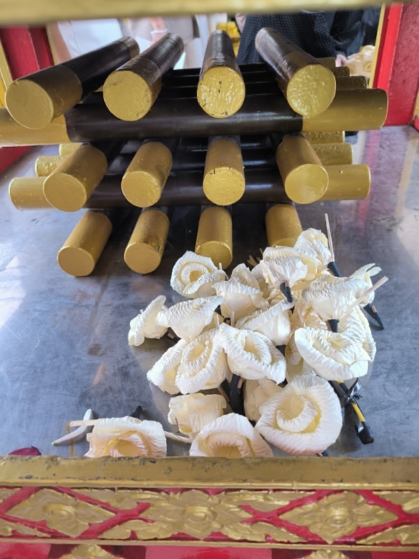 sandalwood flowers for Thailand cremation