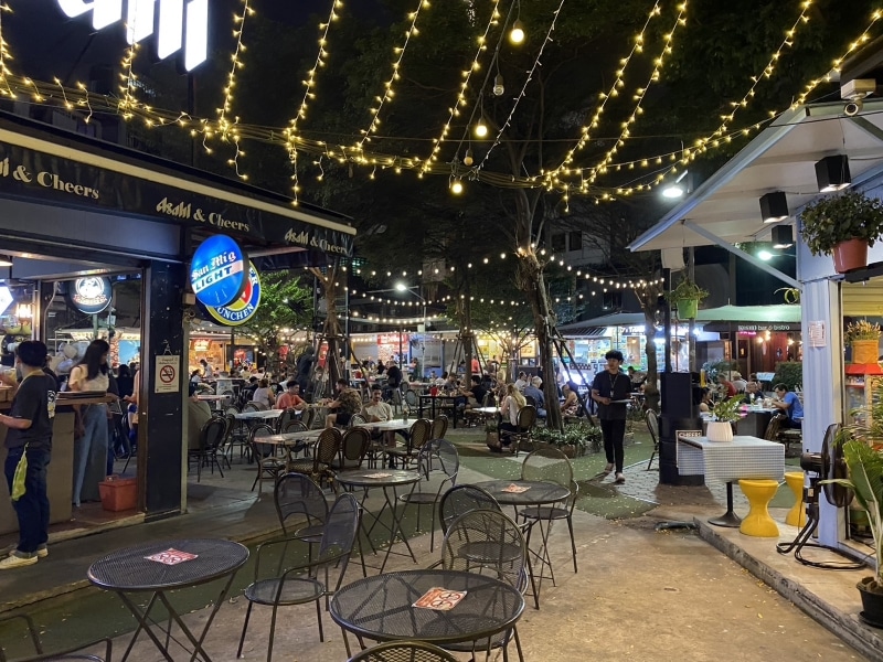 w district bangkok