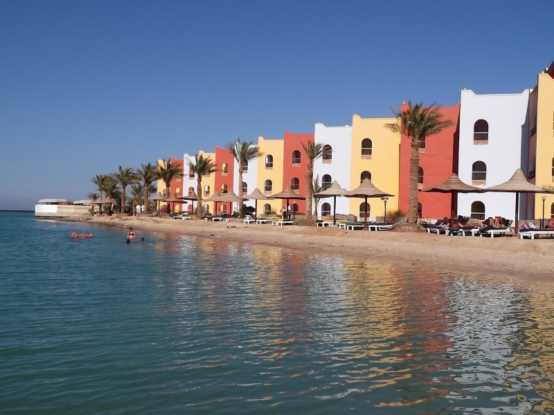 summer sun for retiring abroad