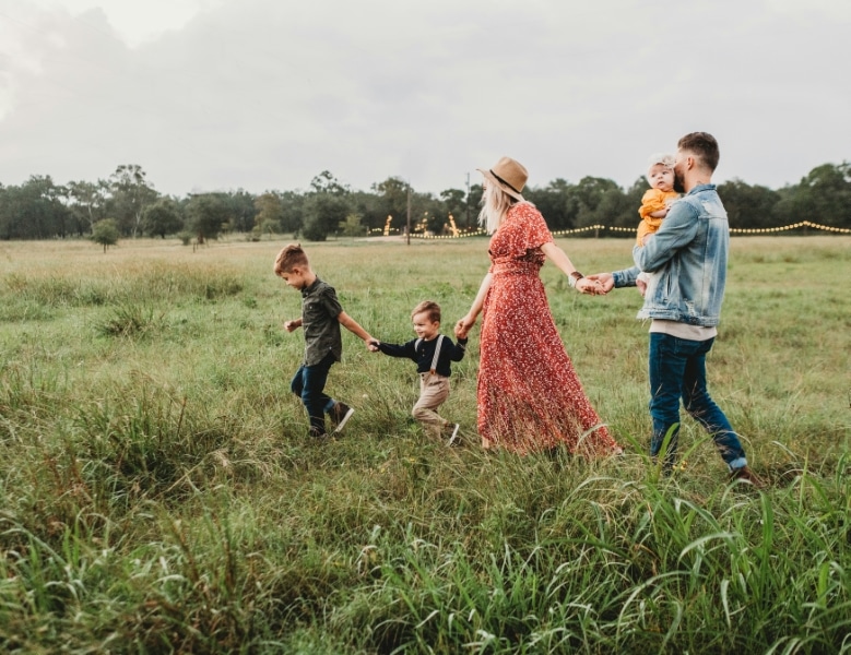 expat family walking together