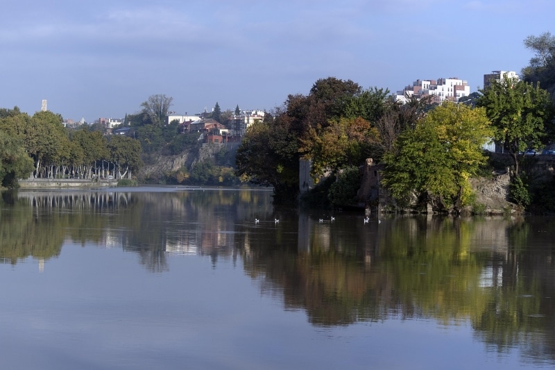 área verde em Tbilisi