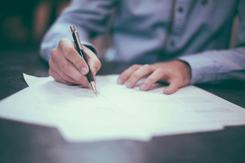 Elaboração de um Contrato Empresarial na Croácia