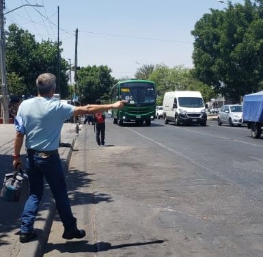 bus stop in Mexico signaling a bus