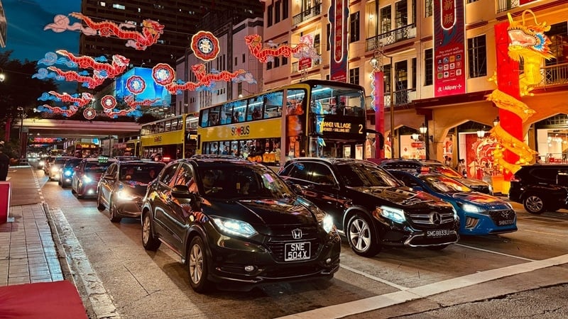 cars on chinatown singapore