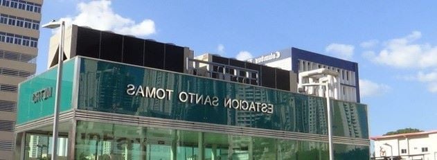Panama City Metro station platform with a train