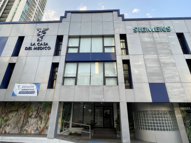 A private medical clinic building in Panama City