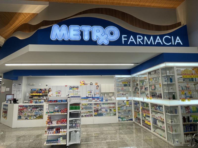 Metro pharmacy storefront in Panama City